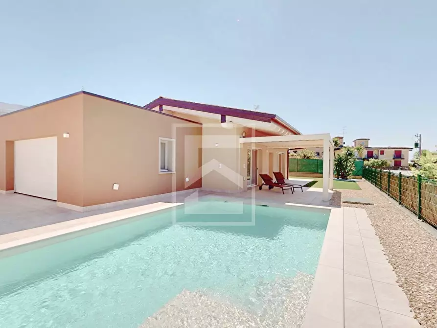 casa indipendente in vendita a Desenzano del Garda