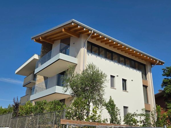 appartamento in vendita a Desenzano del Garda