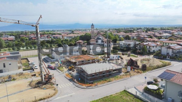 casa indipendente a Desenzano del Garda in zona San Martino della Battaglia