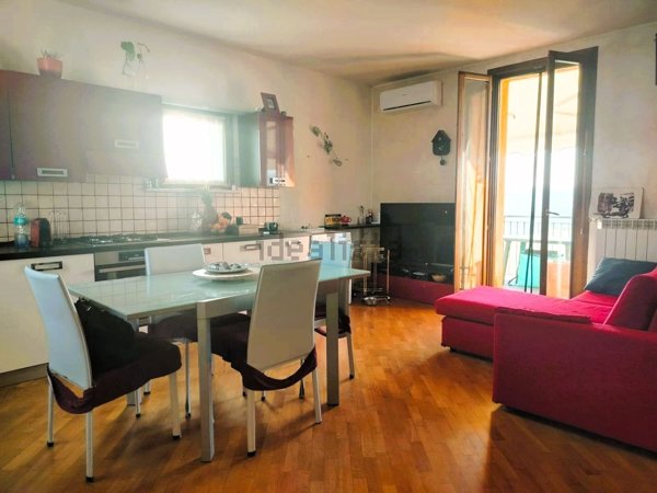 appartamento in vendita a Desenzano del Garda in zona Vaccarolo