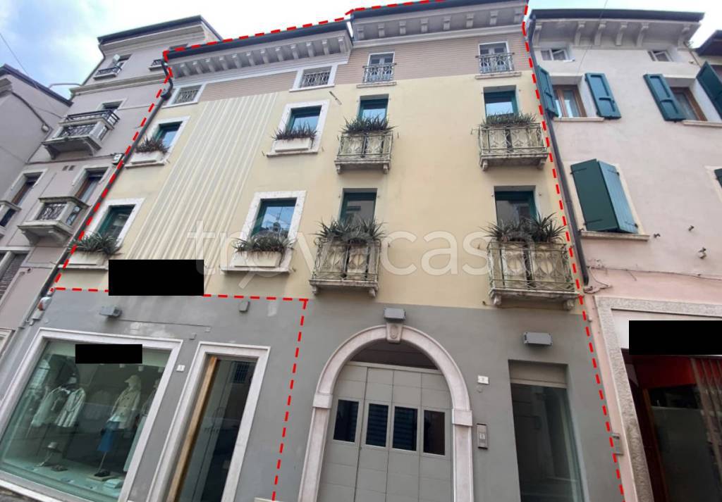 negozio in vendita a Desenzano del Garda