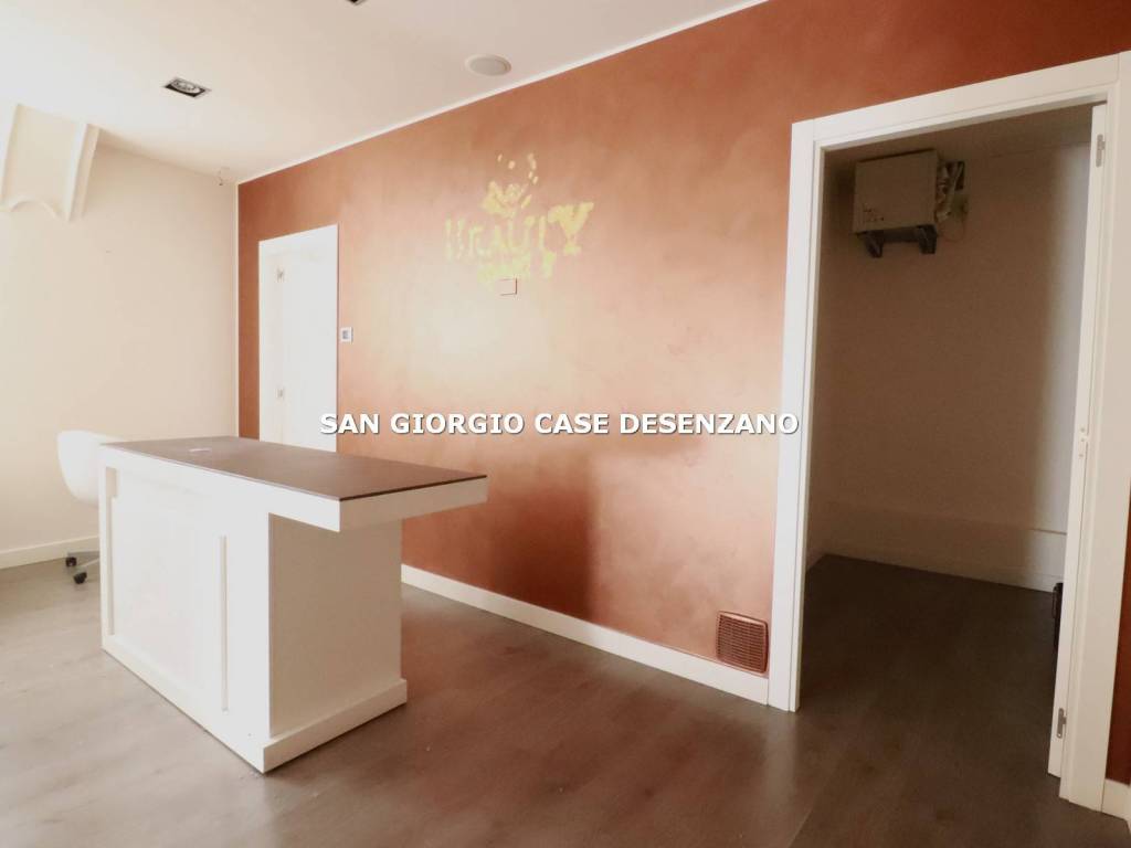 negozio in vendita a Desenzano del Garda
