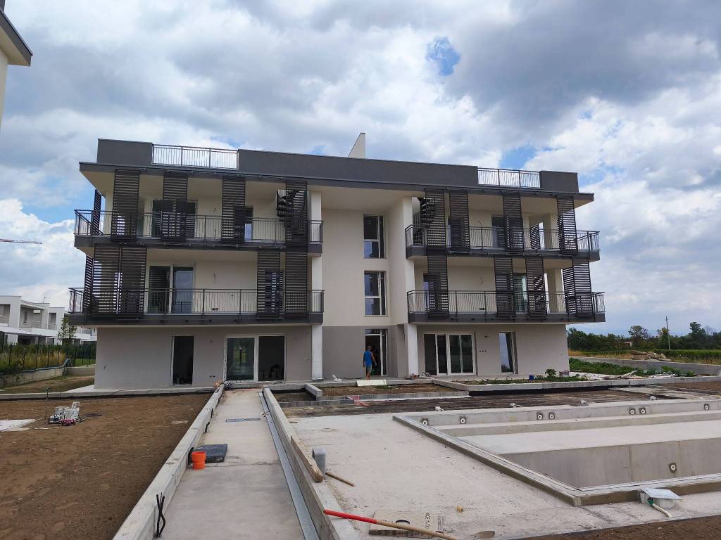 appartamento in vendita a Desenzano del Garda in zona Rivoltella
