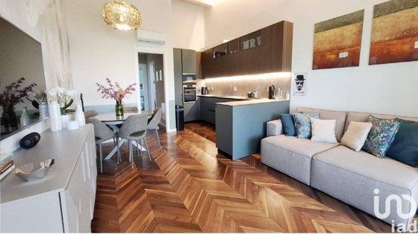 appartamento in vendita a Desenzano del Garda in zona Rivoltella