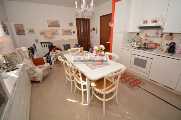 appartamento in vendita a Desenzano del Garda in zona Rivoltella