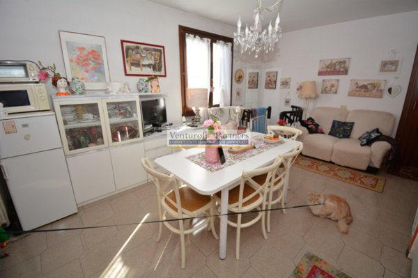 appartamento in vendita a Desenzano del Garda in zona Rivoltella