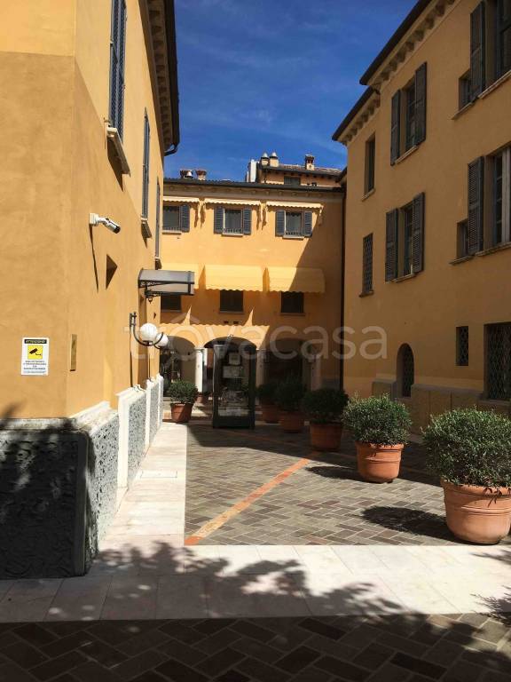 negozio in vendita a Desenzano del Garda