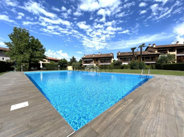 appartamento in vendita a Desenzano del Garda in zona Rivoltella