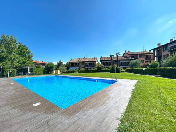 appartamento in vendita a Desenzano del Garda in zona Rivoltella