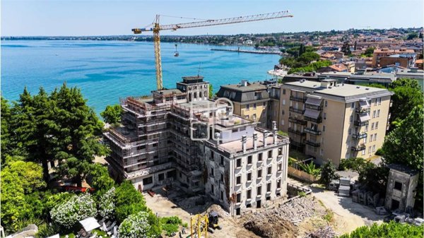 appartamento in vendita a Desenzano del Garda