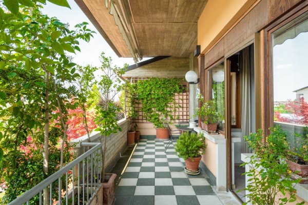 appartamento in vendita a Desenzano del Garda in zona Rivoltella