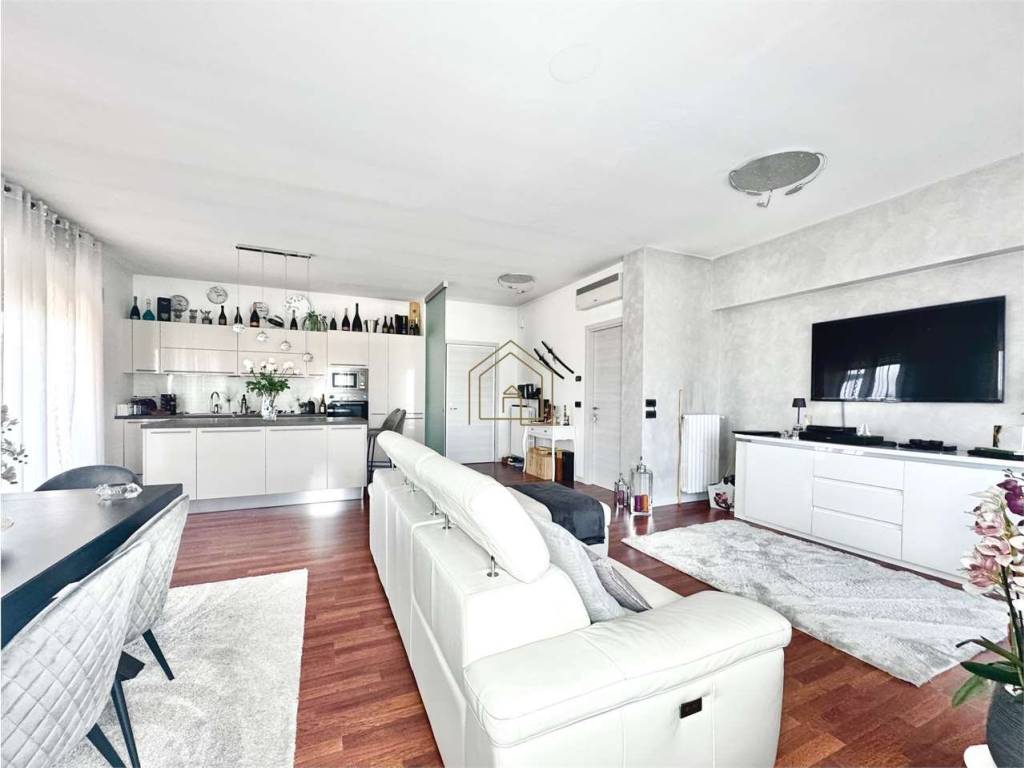 appartamento in vendita a Desenzano del Garda in zona Rivoltella