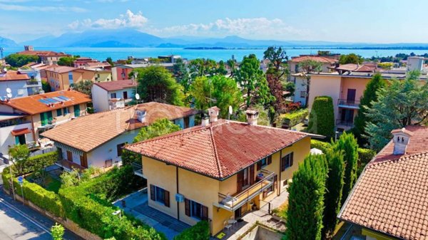 casa indipendente in vendita a Desenzano del Garda