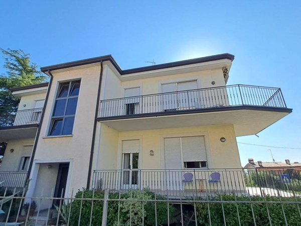 casa indipendente in vendita a Desenzano del Garda