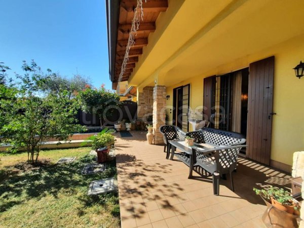 casa indipendente in vendita a Desenzano del Garda