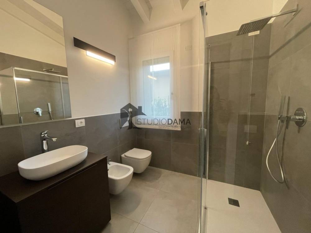 casa indipendente in vendita a Desenzano del Garda