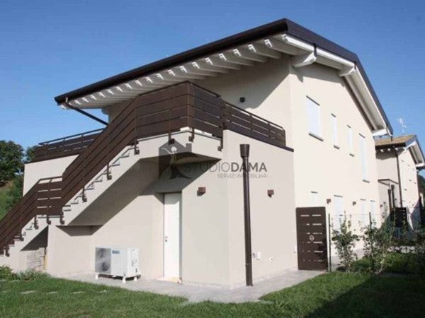 casa indipendente in vendita a Desenzano del Garda