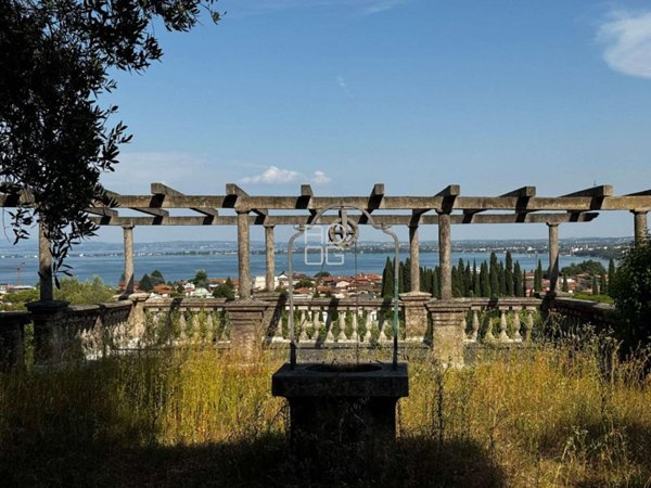 casa indipendente in vendita a Desenzano del Garda