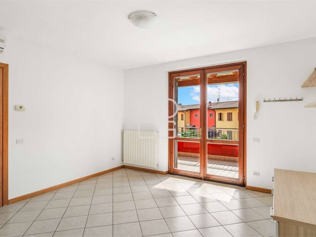 appartamento in vendita a Desenzano del Garda in zona Rivoltella