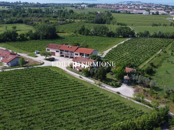 appartamento in vendita a Desenzano del Garda in zona Rivoltella