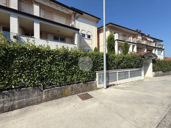 appartamento in vendita a Desenzano del Garda