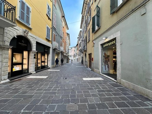 intera palazzina in vendita a Desenzano del Garda