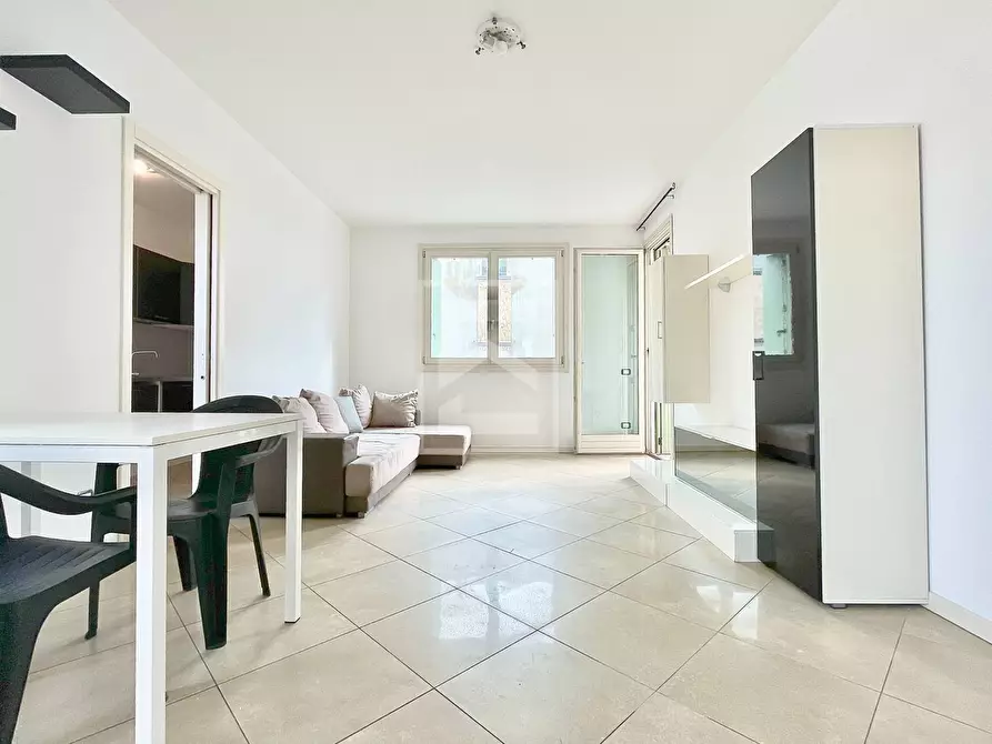 appartamento in vendita a Desenzano del Garda in zona Rivoltella