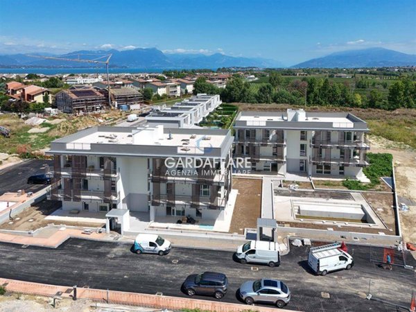 appartamento in vendita a Desenzano del Garda in zona Rivoltella