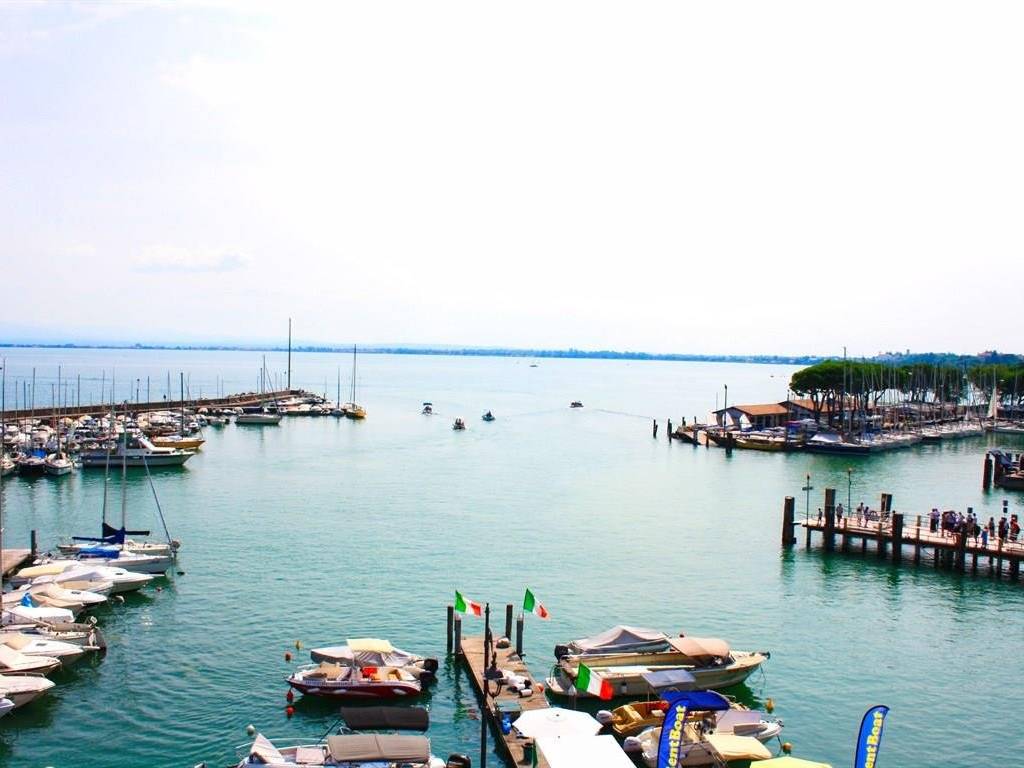 appartamento in vendita a Desenzano del Garda