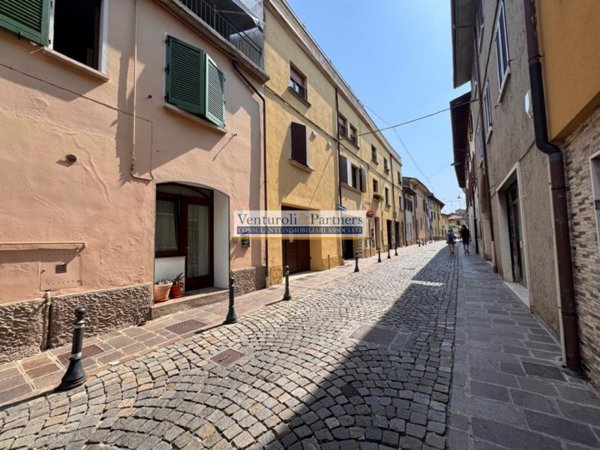 appartamento in vendita a Desenzano del Garda in zona Rivoltella