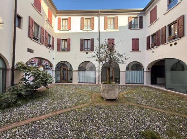 appartamento in vendita a Desenzano del Garda