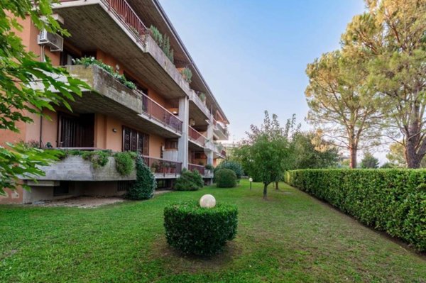 appartamento in vendita a Desenzano del Garda in zona Rivoltella