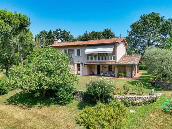 casa indipendente in vendita a Desenzano del Garda