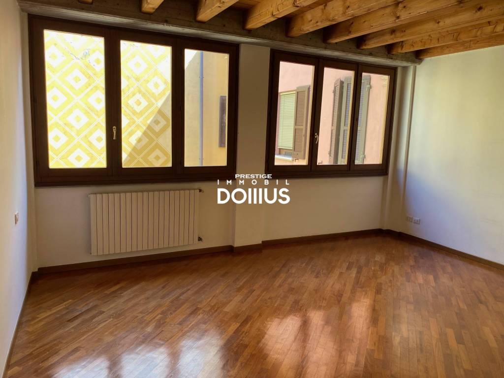 appartamento in vendita a Desenzano del Garda