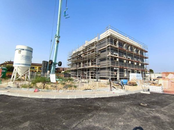 appartamento in vendita a Desenzano del Garda in zona Rivoltella