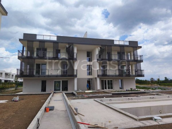 appartamento in vendita a Desenzano del Garda in zona Rivoltella