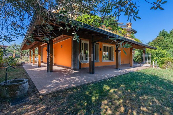 casa indipendente in vendita a Desenzano del Garda