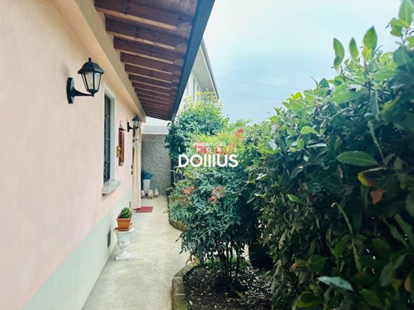 casa indipendente in vendita a Desenzano del Garda