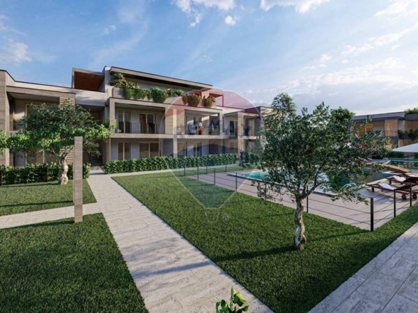 appartamento in vendita a Desenzano del Garda in zona Rivoltella