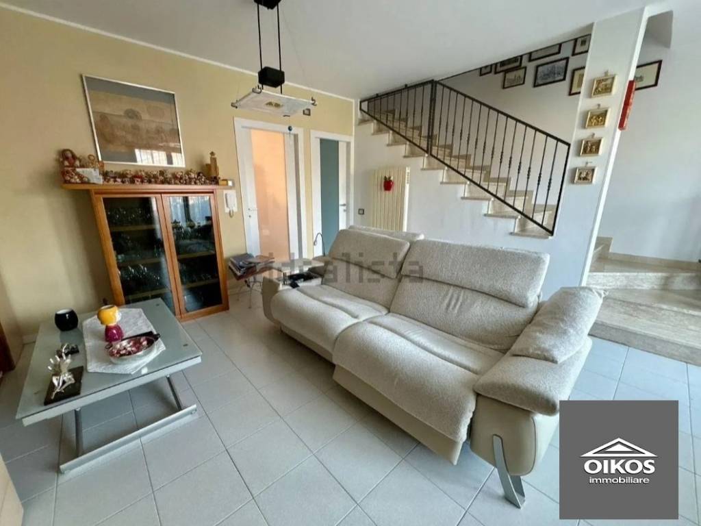 casa indipendente in vendita a Desenzano del Garda