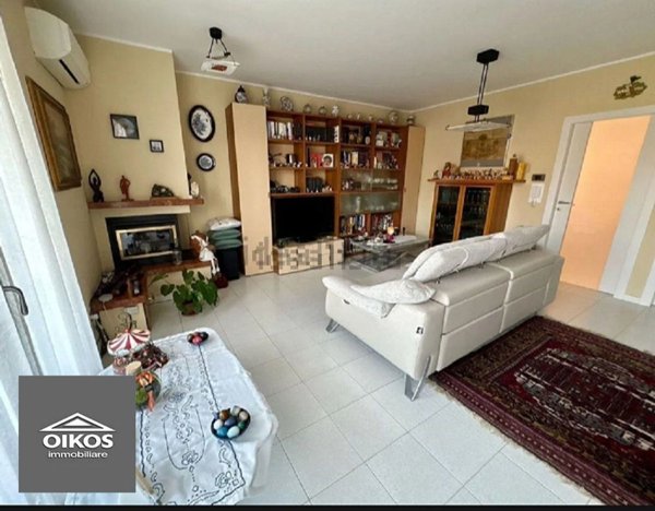 casa indipendente in vendita a Desenzano del Garda