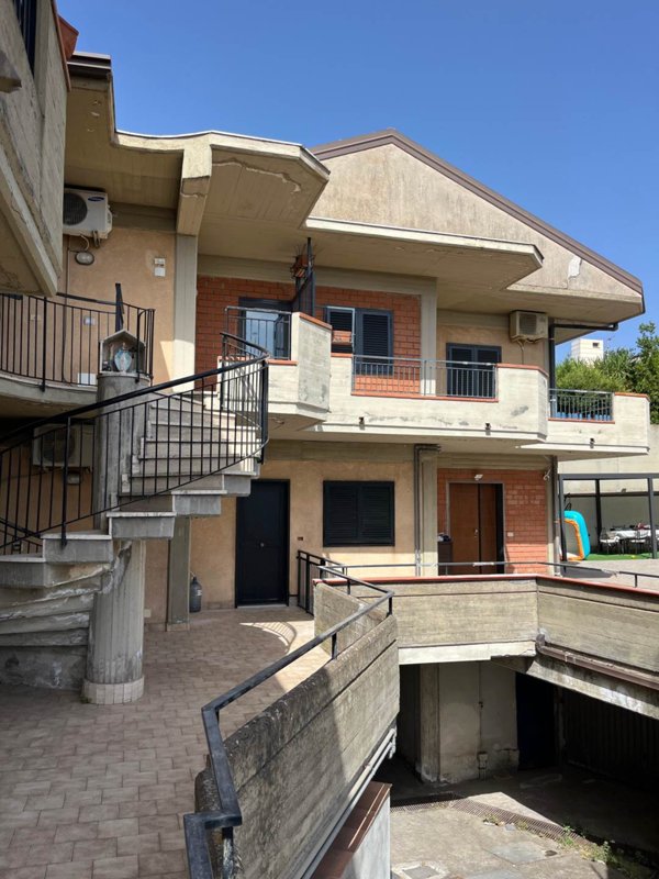 appartamento in vendita a Desenzano del Garda in zona San Pietro