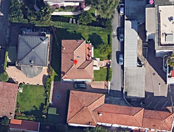 casa indipendente in vendita a Desenzano del Garda