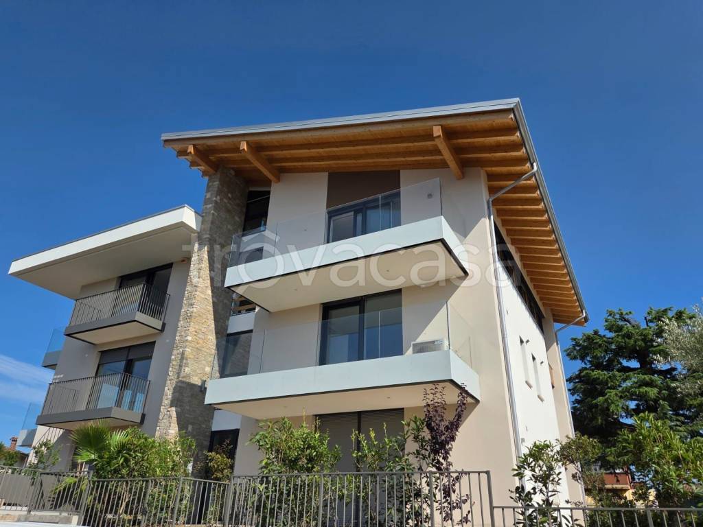appartamento in vendita a Desenzano del Garda