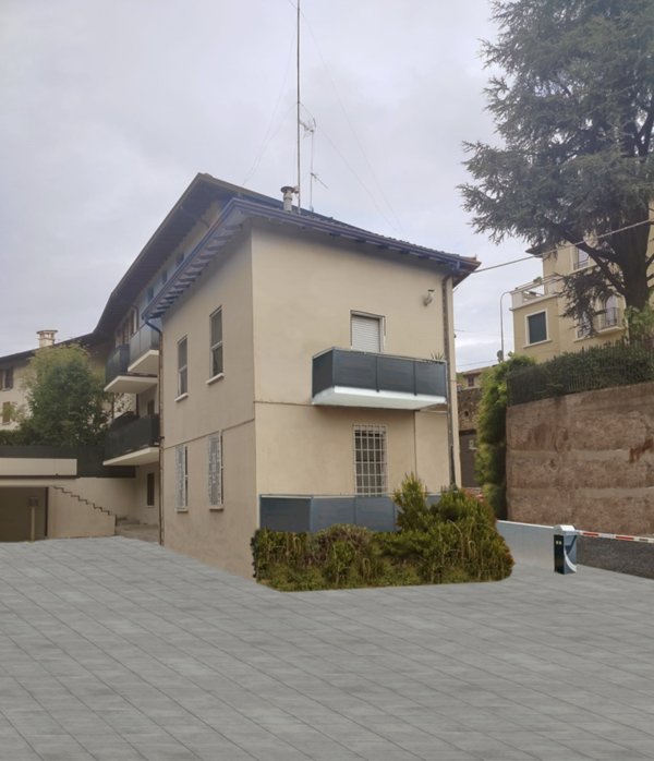 casa indipendente in vendita a Desenzano del Garda