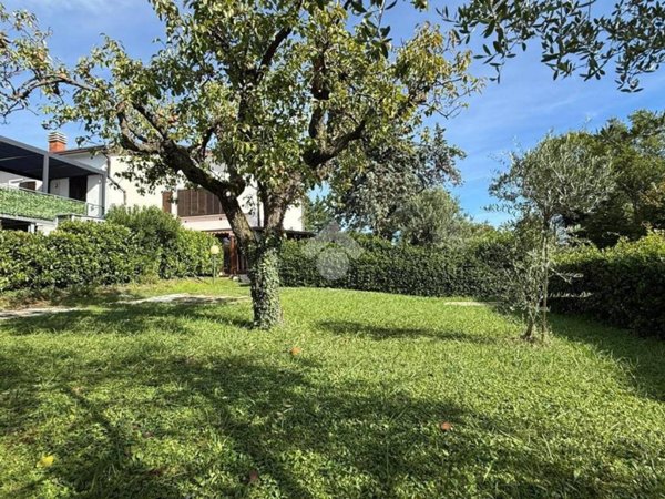 appartamento a Desenzano del Garda in zona San Martino della Battaglia