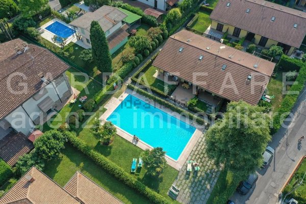 appartamento in vendita a Desenzano del Garda in zona Rivoltella