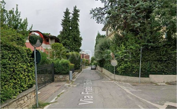 casa indipendente in vendita a Desenzano del Garda