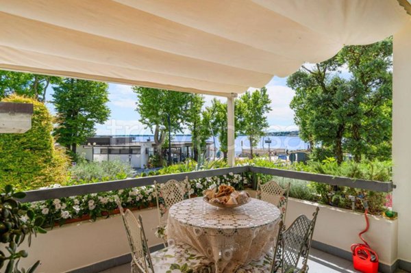 casa indipendente in vendita a Desenzano del Garda