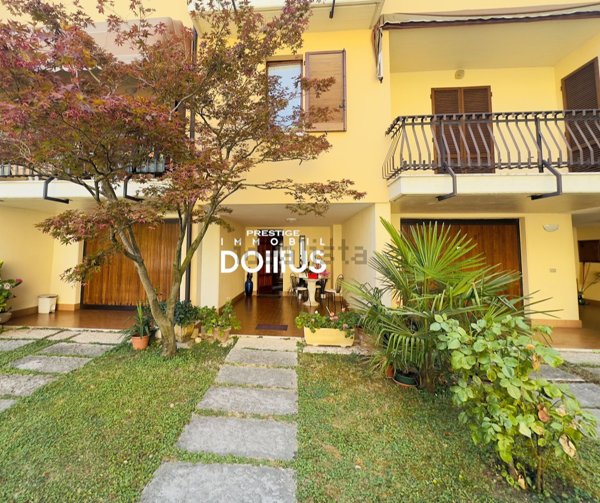 casa indipendente in vendita a Desenzano del Garda